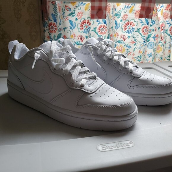 Nike lowtops - Picture 7 of 8